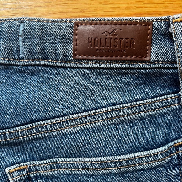 Hollister High Rise, Straight Leg Jeans - Picture 4 of 4